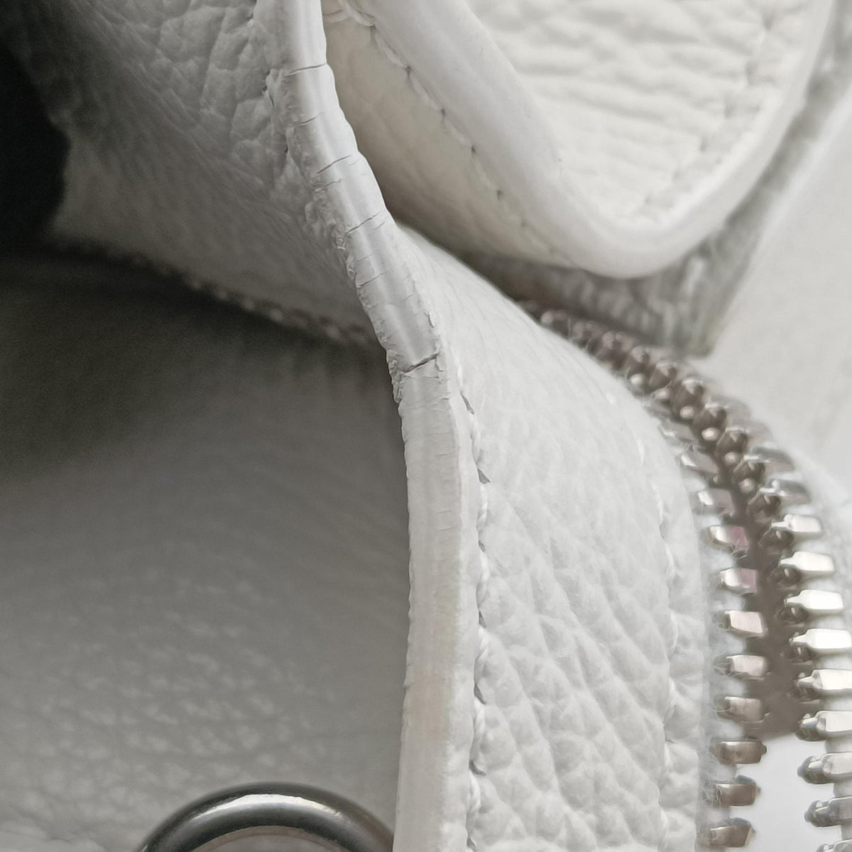 Secondhand Balenciaga Neo Classic City S White Leather 638521 shoulderbag | stylenewstar