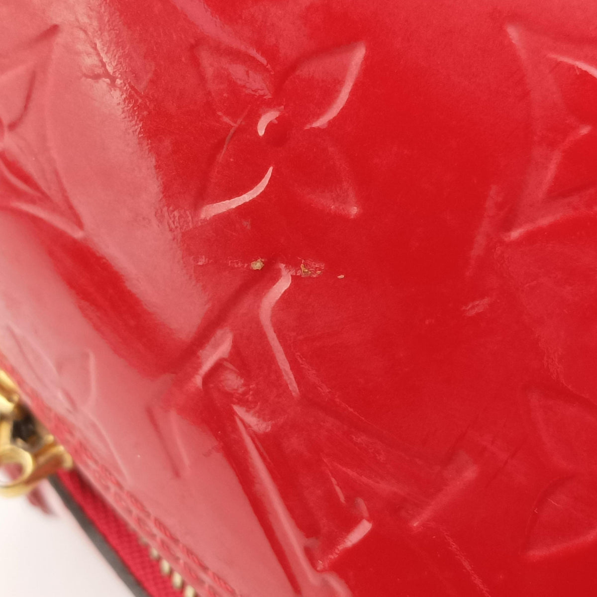 Secondhand Louis Vuitton Alma PM pomme d'amour Vernis M90096 handbag | stylenewstar