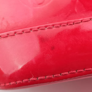 Secondhand Louis Vuitton Alma PM pomme d'amour Vernis M90096 handbag | stylenewstar