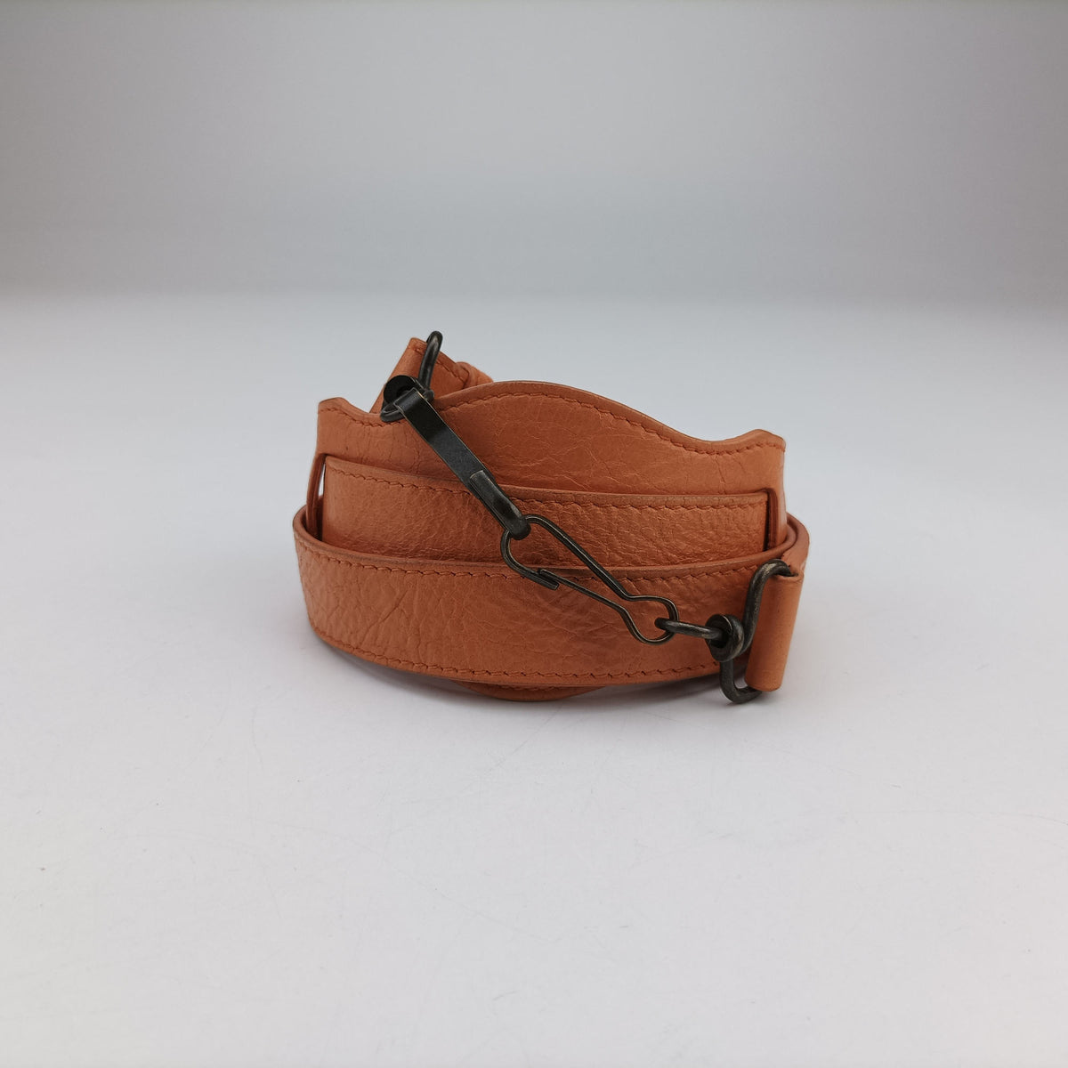 Pre-owned Balenciaga The Velo Orange lambskin  shoulderbag | stylenewstar