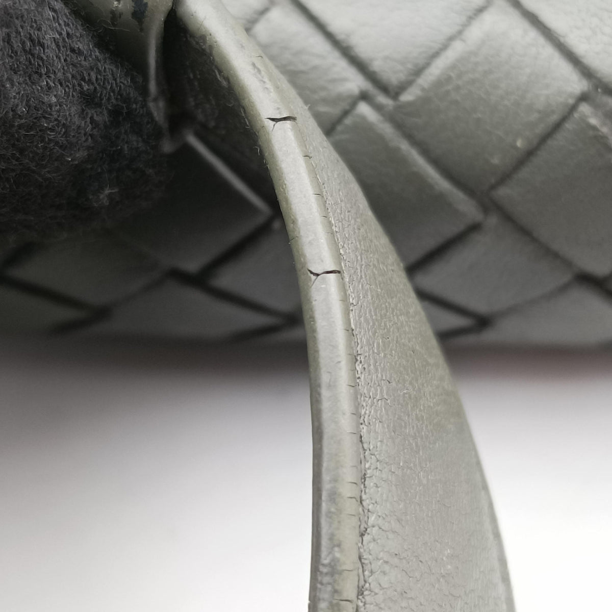 Pre-owned Bottega Veneta Intrecciato Olimpia Grey lambskin  shoulderbag | stylenewstar