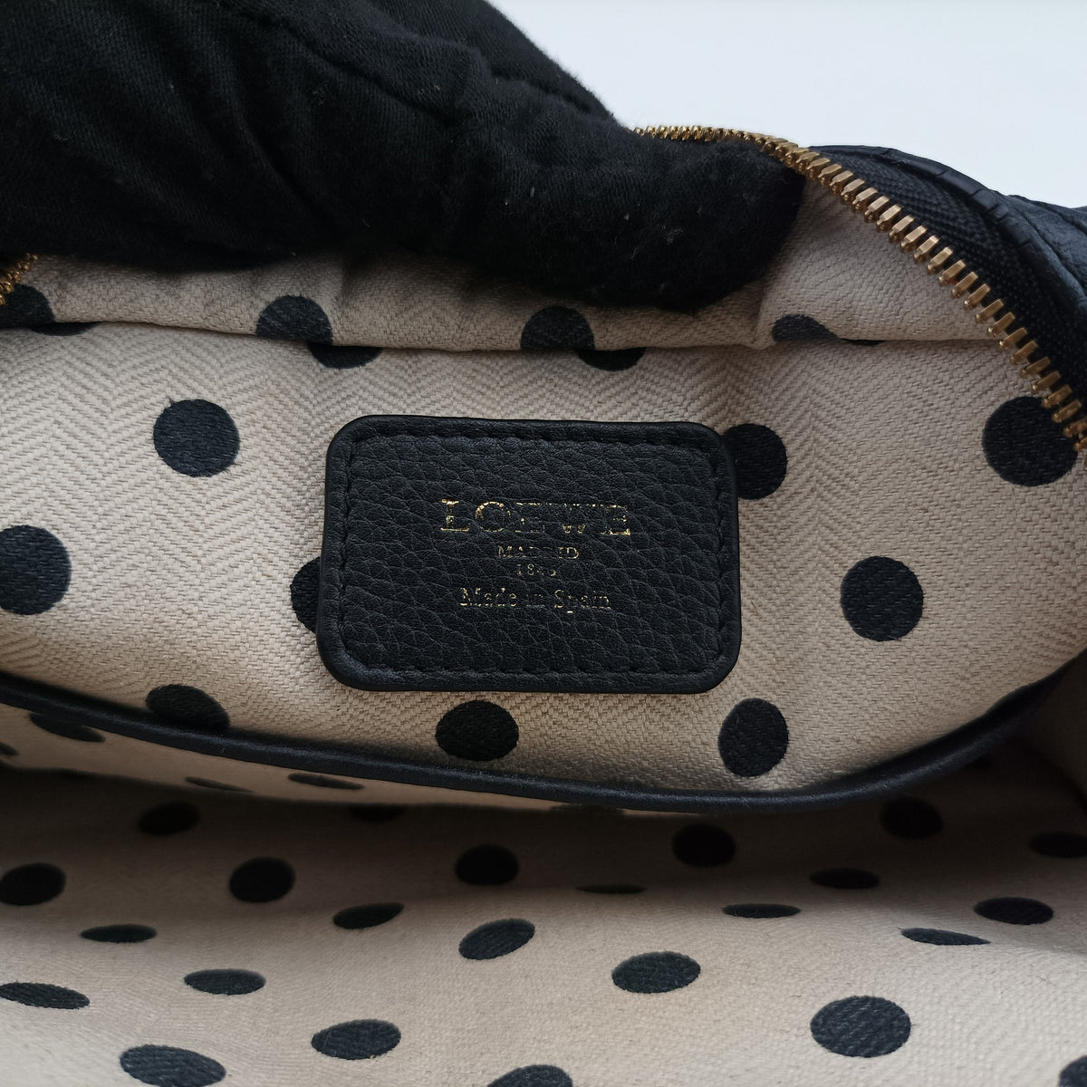 Pre-owned Loewe CRUZ Black Leather  shoulderbag | stylenewstar