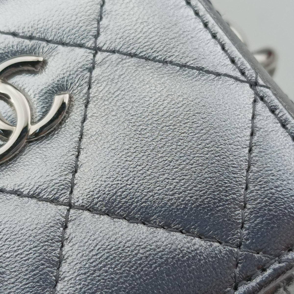 Vintage Chanel Coco Punk Cube Silver lambskin AP2529 crossbodybag | stylenewstar