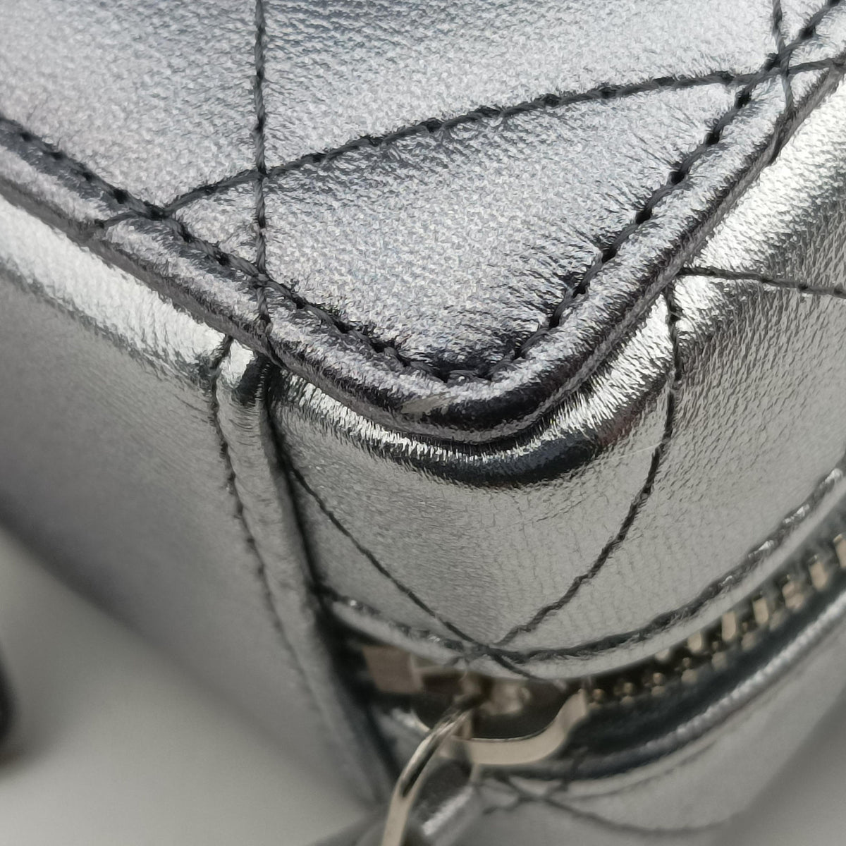 Vintage Chanel Coco Punk Cube Silver lambskin AP2529 crossbodybag | stylenewstar