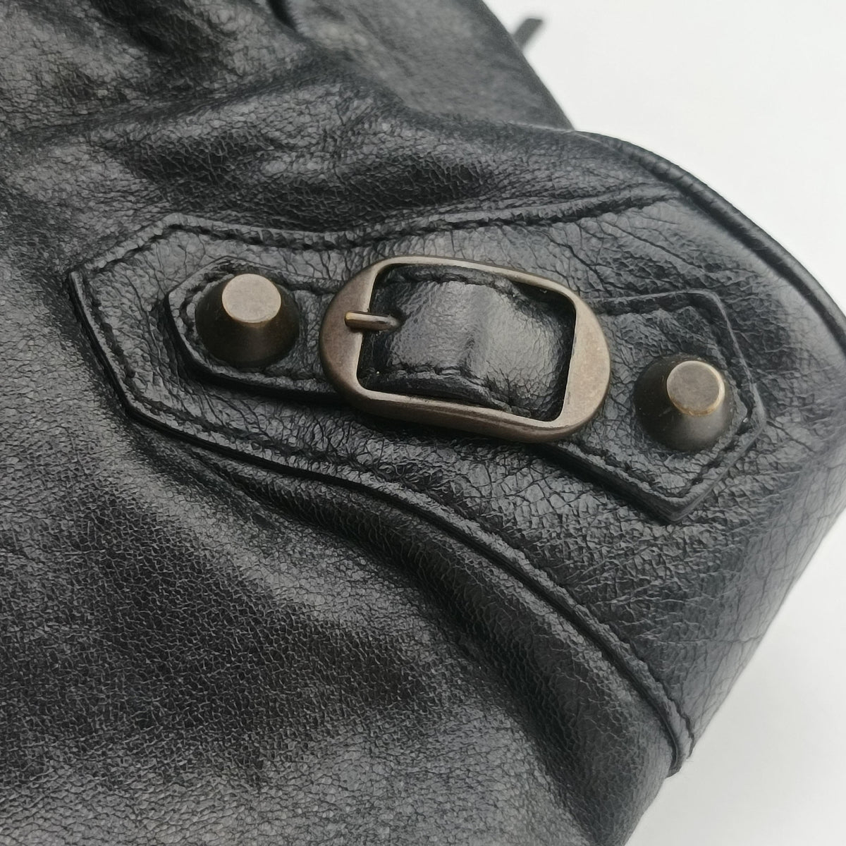 Pre-owned Balenciaga The Velo Black lambskin  handbag | stylenewstar