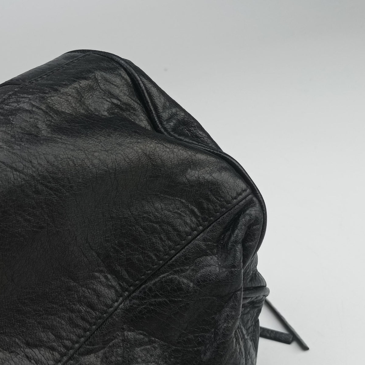 Pre-owned Balenciaga The Velo Black lambskin  handbag | stylenewstar