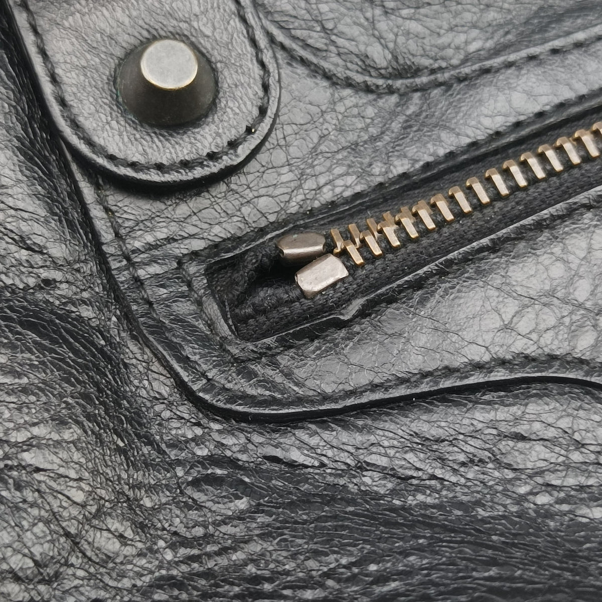 Pre-owned Balenciaga The Velo Black lambskin  handbag | stylenewstar