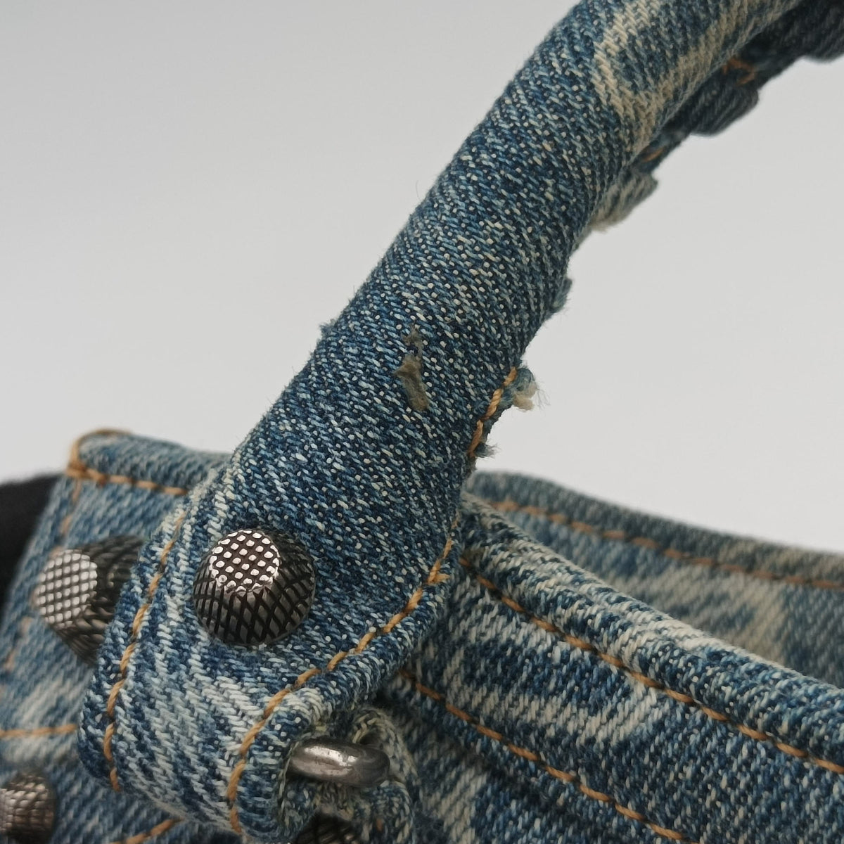 Pre-owned Balenciaga Neo Cagole Blue denim  shoulderbag | stylenewstar