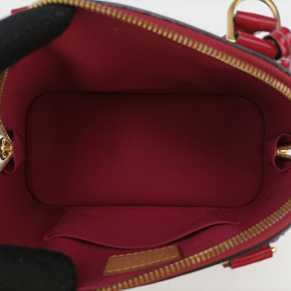 Pre-owned Louis Vuitton Alma BB pomme d'amour Vernis M90174 shoulderbag | stylenewstar