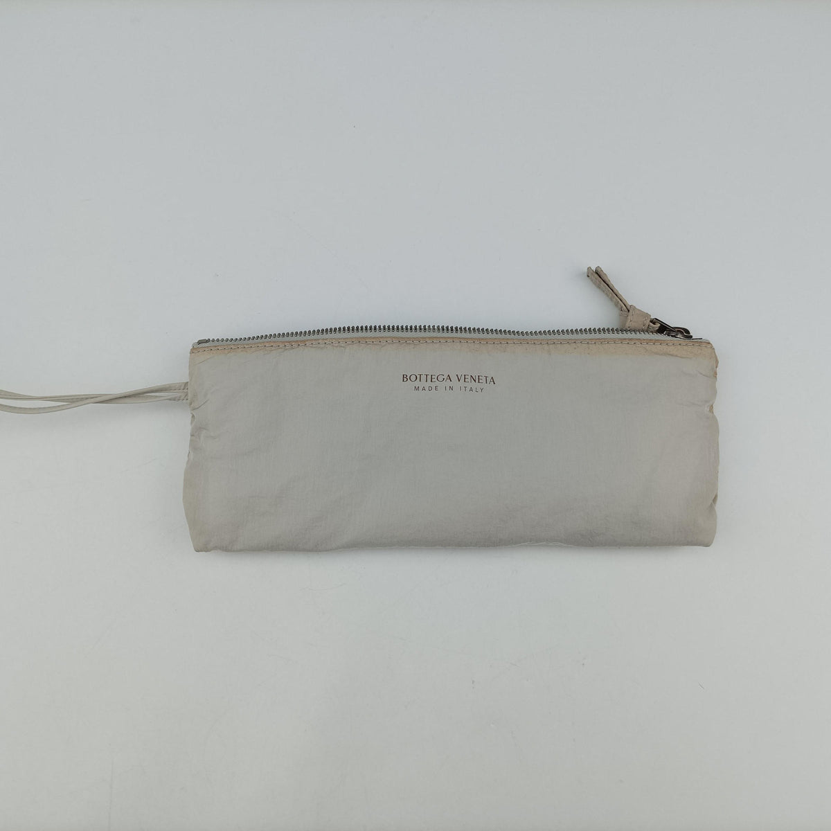 Pre-owned Bottega Veneta Padded CASSETTE White Nylon  shoulderbag | stylenewstar