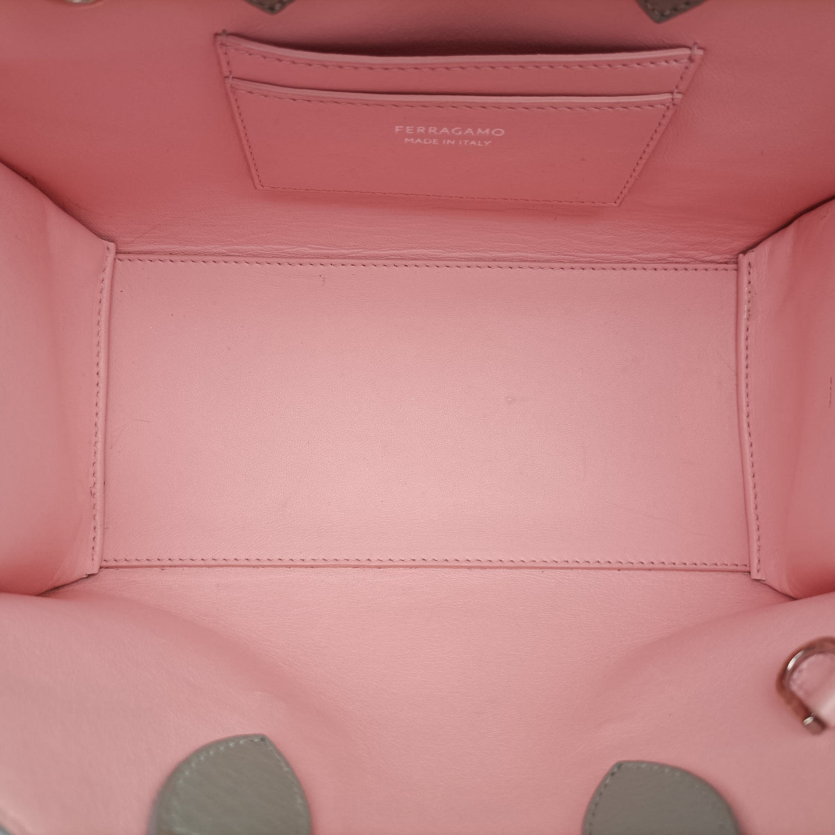 Secondhand Ferragamo Hug Blue leather 21 5975 shoulderbag | stylenewstar
