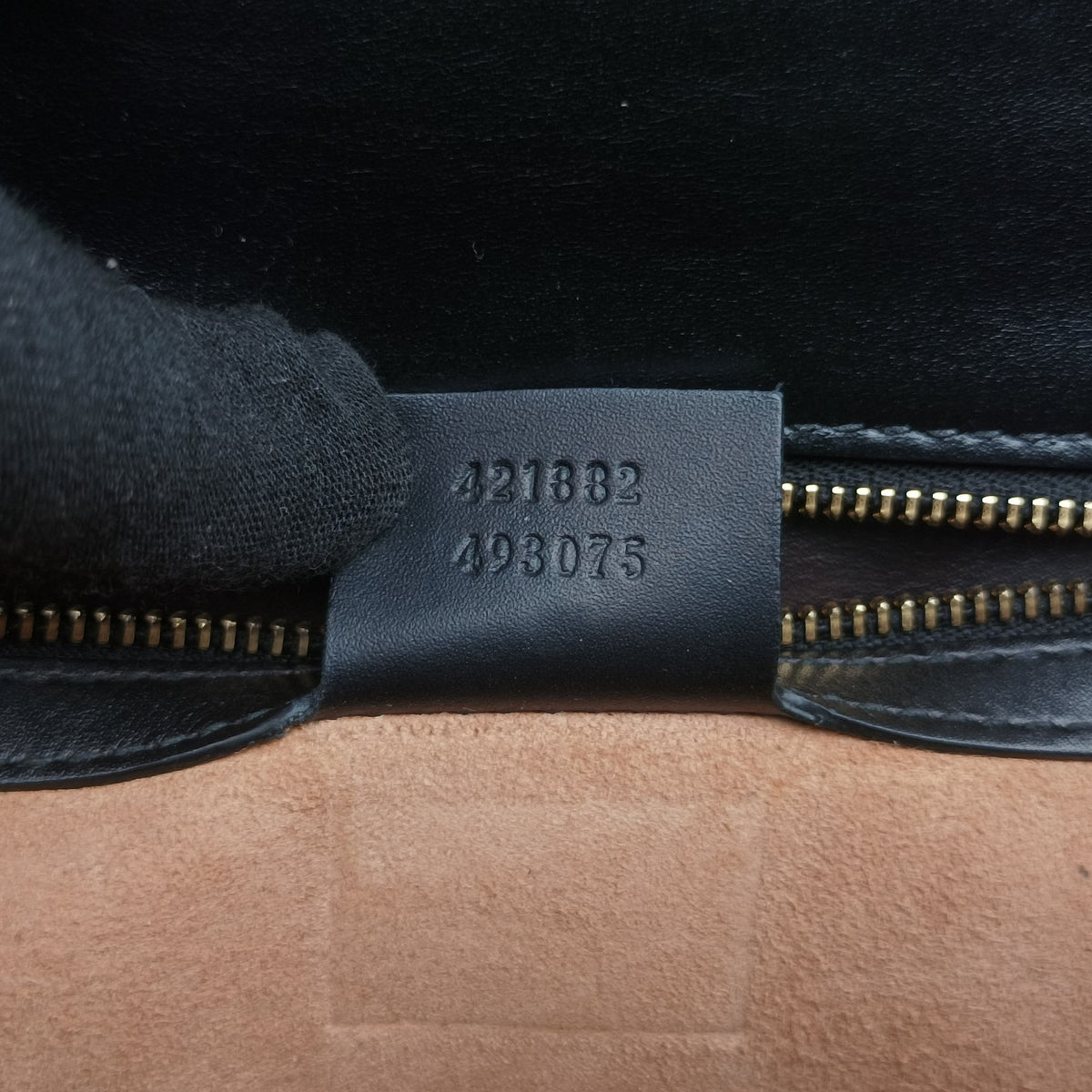 Pre-owned Gucci Sylvie Black Leather 421882 shoulderbag | stylenewstar