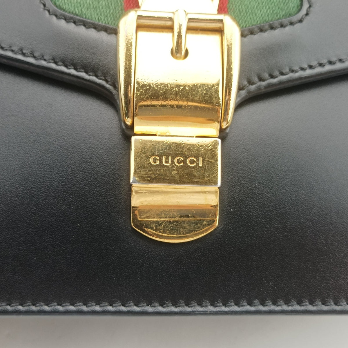 Pre-owned Gucci Sylvie Black Leather 421882 shoulderbag | stylenewstar