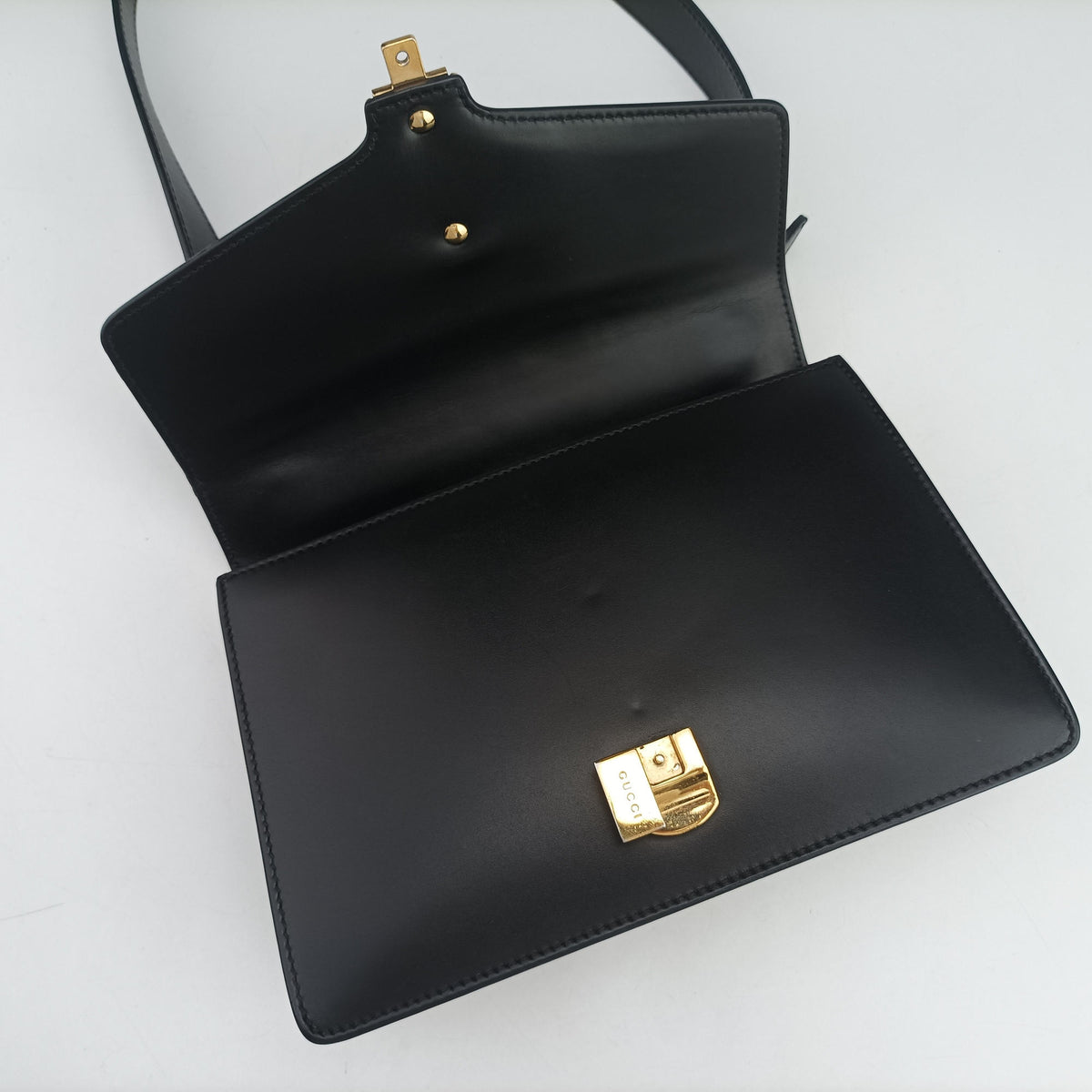 Pre-owned Gucci Sylvie Black Leather 421882 shoulderbag | stylenewstar