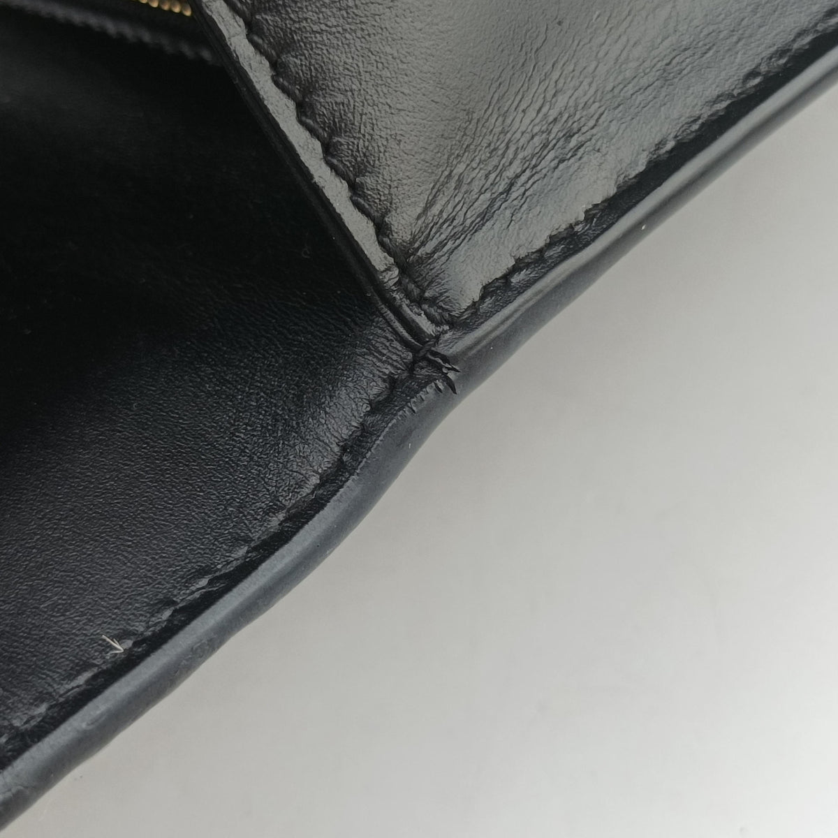 Pre-owned Gucci Sylvie Black Leather 421882 shoulderbag | stylenewstar