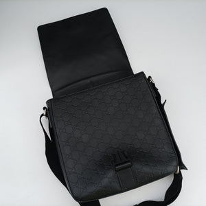 Pre-owned Gucci GG Plus GG Supreme Black Leather 406368 shoulderbag | stylenewstar