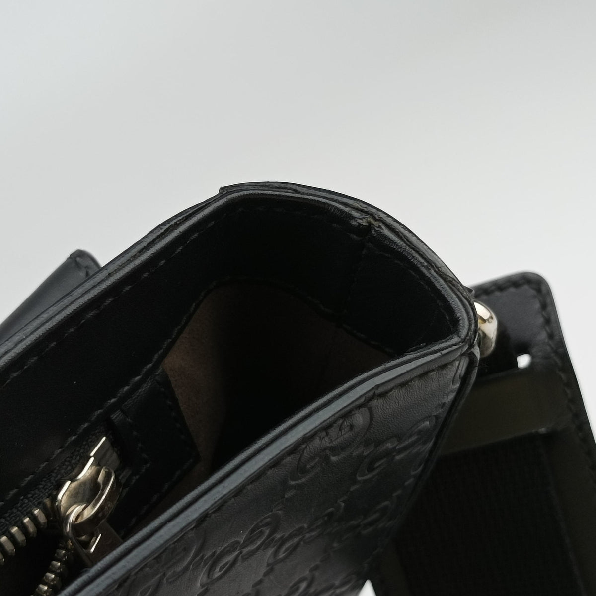 Pre-owned Gucci GG Plus GG Supreme Black Leather 406368 shoulderbag | stylenewstar