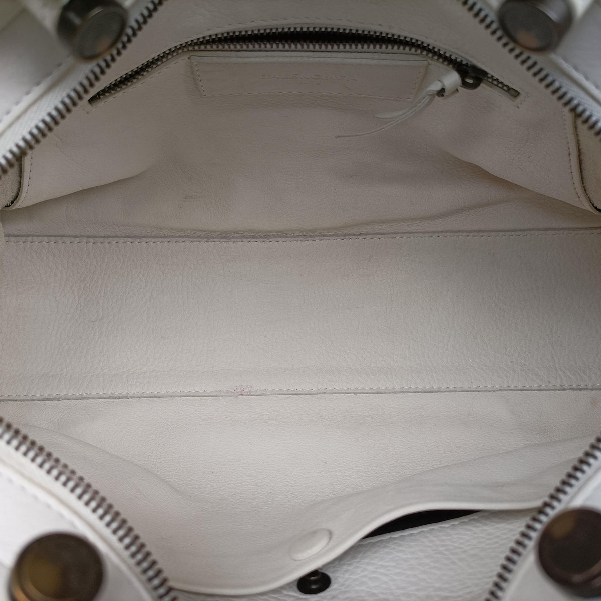 Pre-owned Balenciaga Giant City White lambskin  shoulderbag | stylenewstar