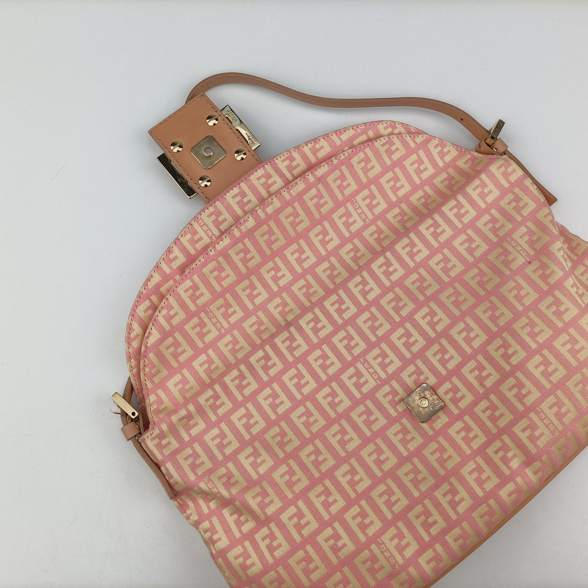 Pre-owned Fendi Mamma Bucket Pink Canvas×Leather 8BR002 shoulderbag | stylenewstar