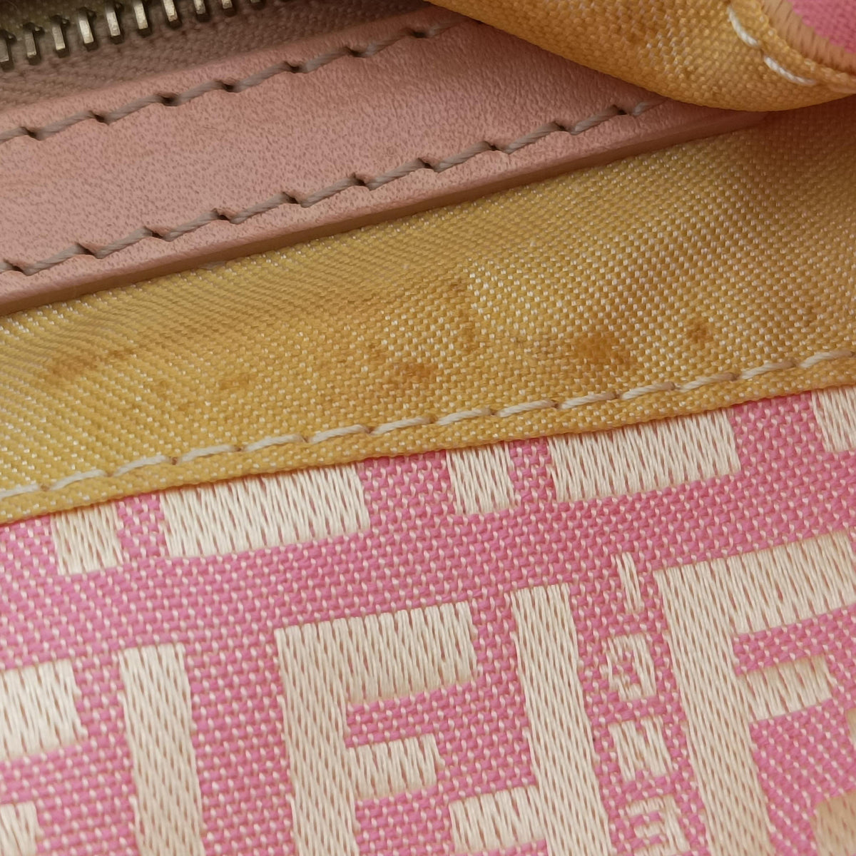 Pre-owned Fendi Mamma Bucket Pink Canvas×Leather 8BR002 shoulderbag | stylenewstar