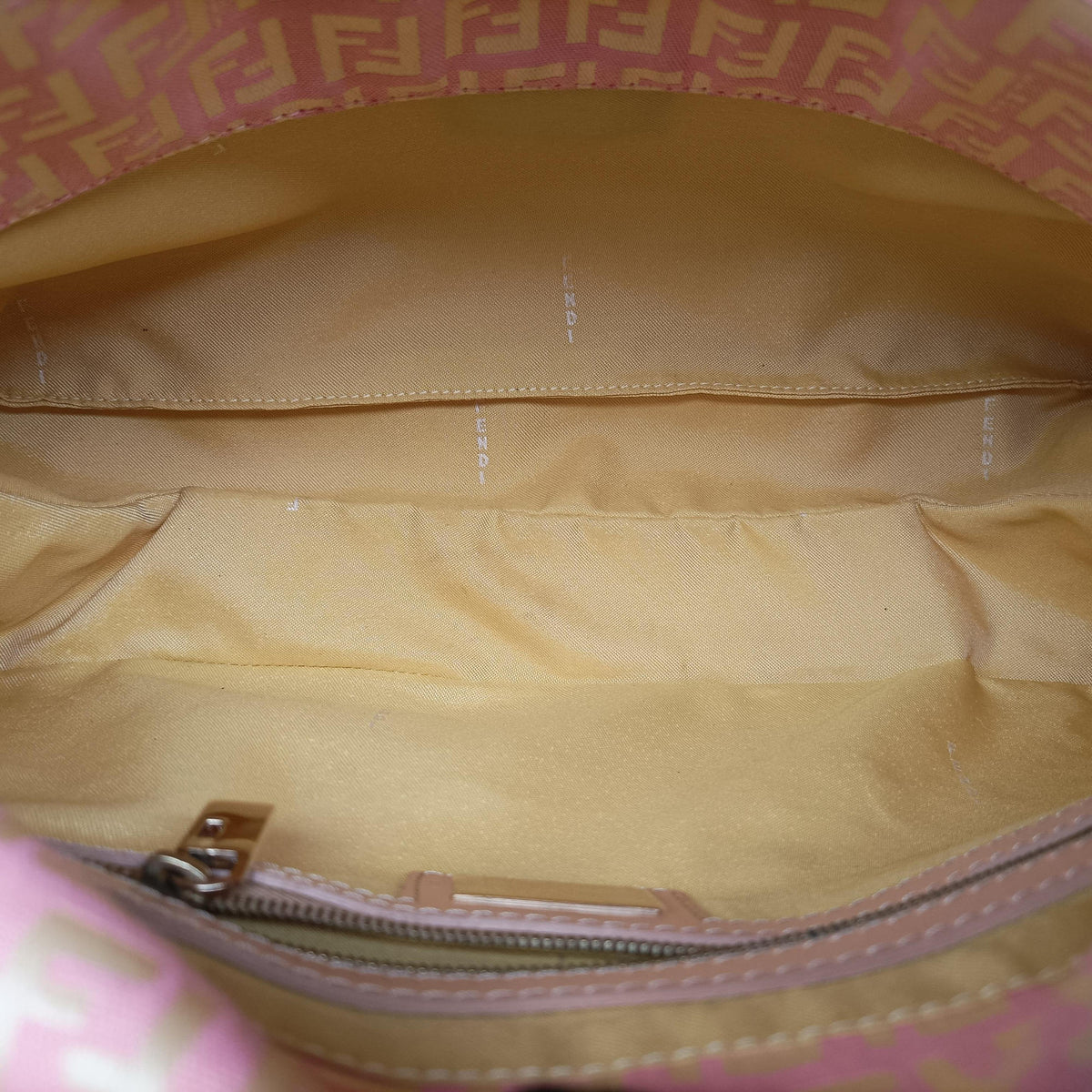 Pre-owned Fendi Mamma Bucket Pink Canvas×Leather 8BR002 shoulderbag | stylenewstar
