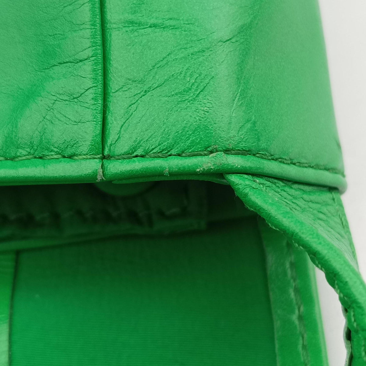 Pre-owned Bottega Veneta candy cassette Green lambskin  shoulderbag | stylenewstar