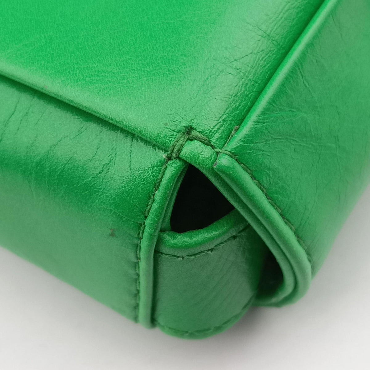 Pre-owned Bottega Veneta candy cassette Green lambskin  shoulderbag | stylenewstar