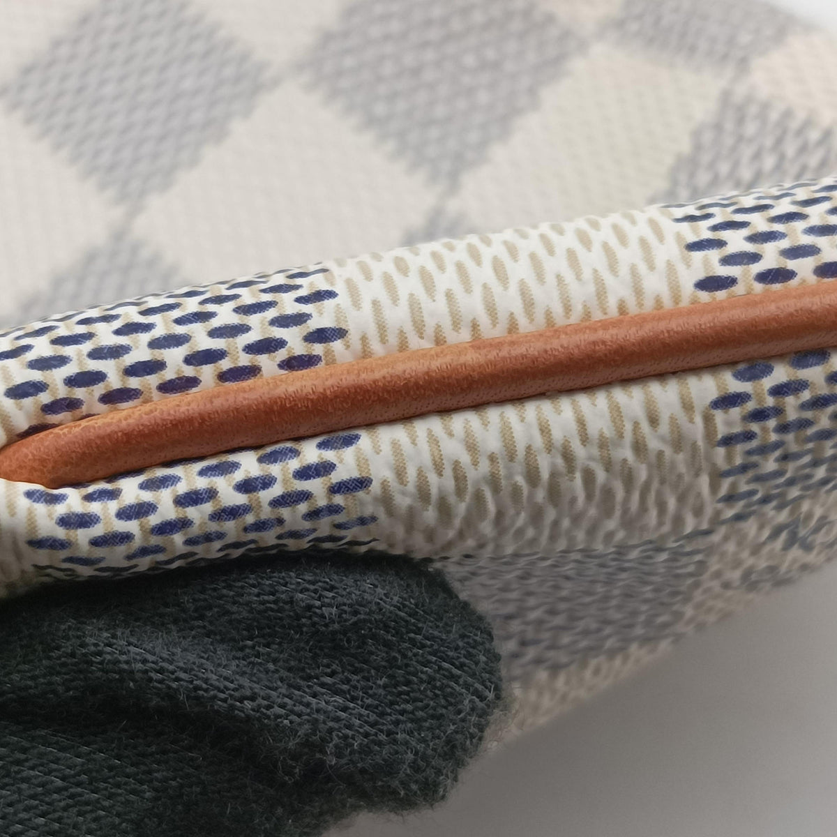 Pre-owned Louis Vuitton Pochette Mila MM AZUR Damier Canvas N60027 handbag | stylenewstar