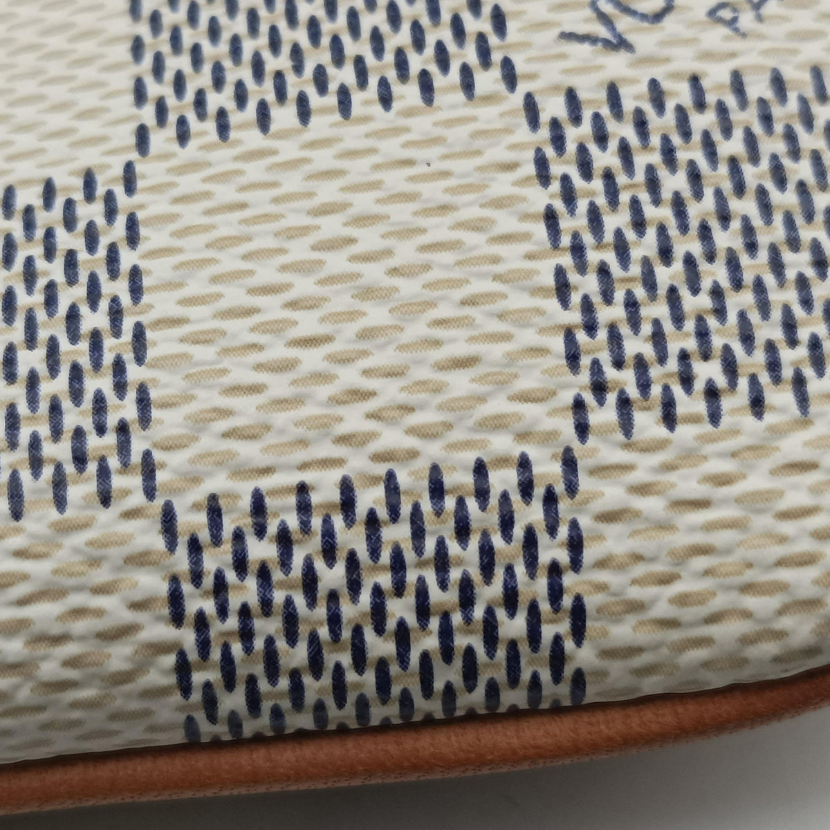 Pre-owned Louis Vuitton Pochette Mila MM AZUR Damier Canvas N60027 handbag | stylenewstar
