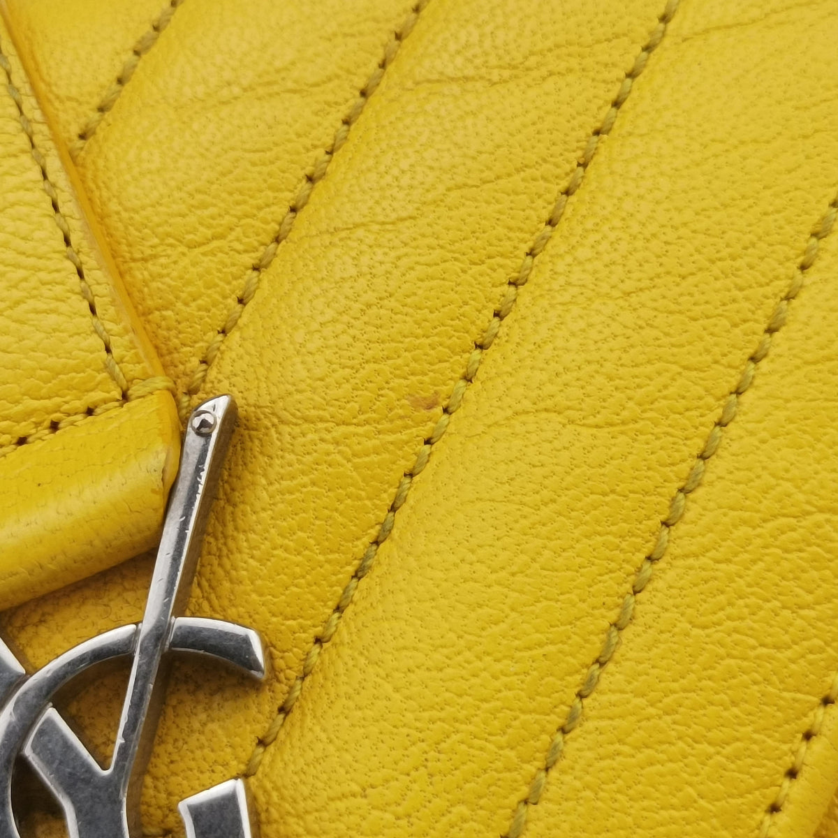 Pre-owned Yves Saint Laurent Baby Chai Yellow Leather 399289 shoulderbag | stylenewstar