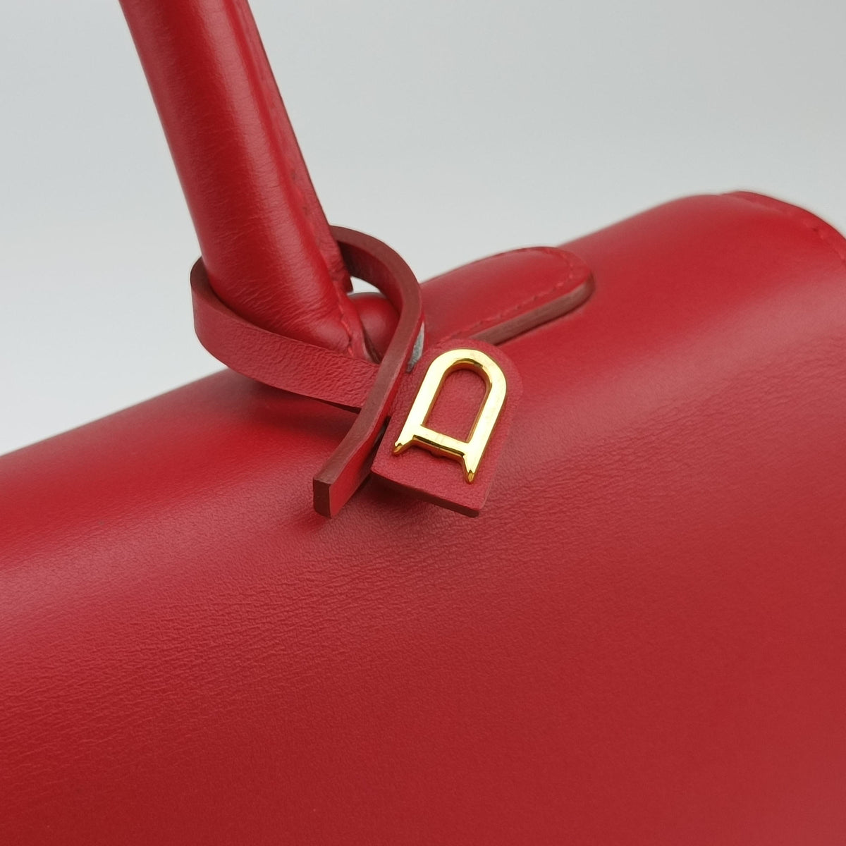 Pre-owned Delvaux Brillon MM Red leather  handbag | stylenewstar