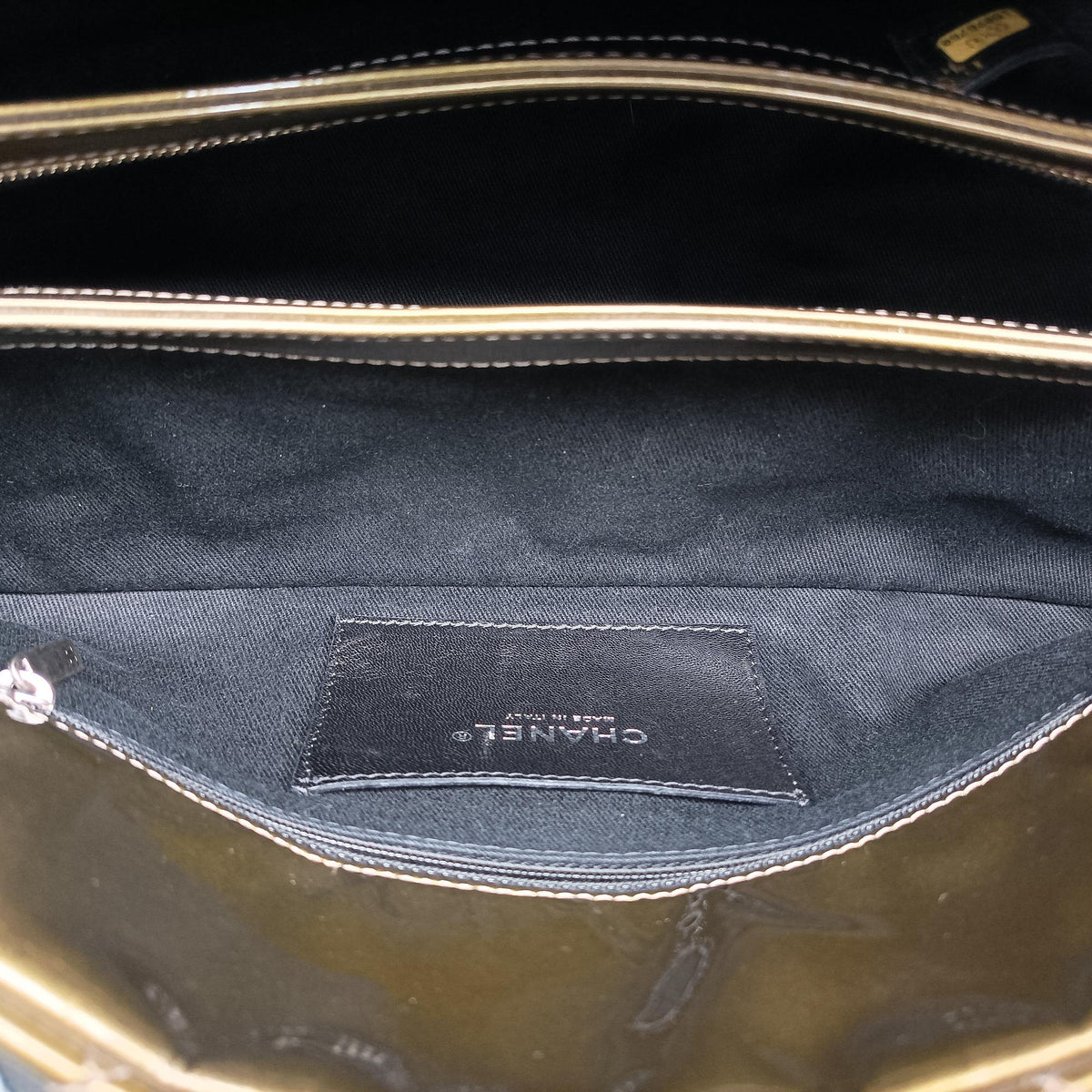 Pre-owned Chanel Mademoiselle Bowling Golden Patent A50557 shoulderbag | stylenewstar