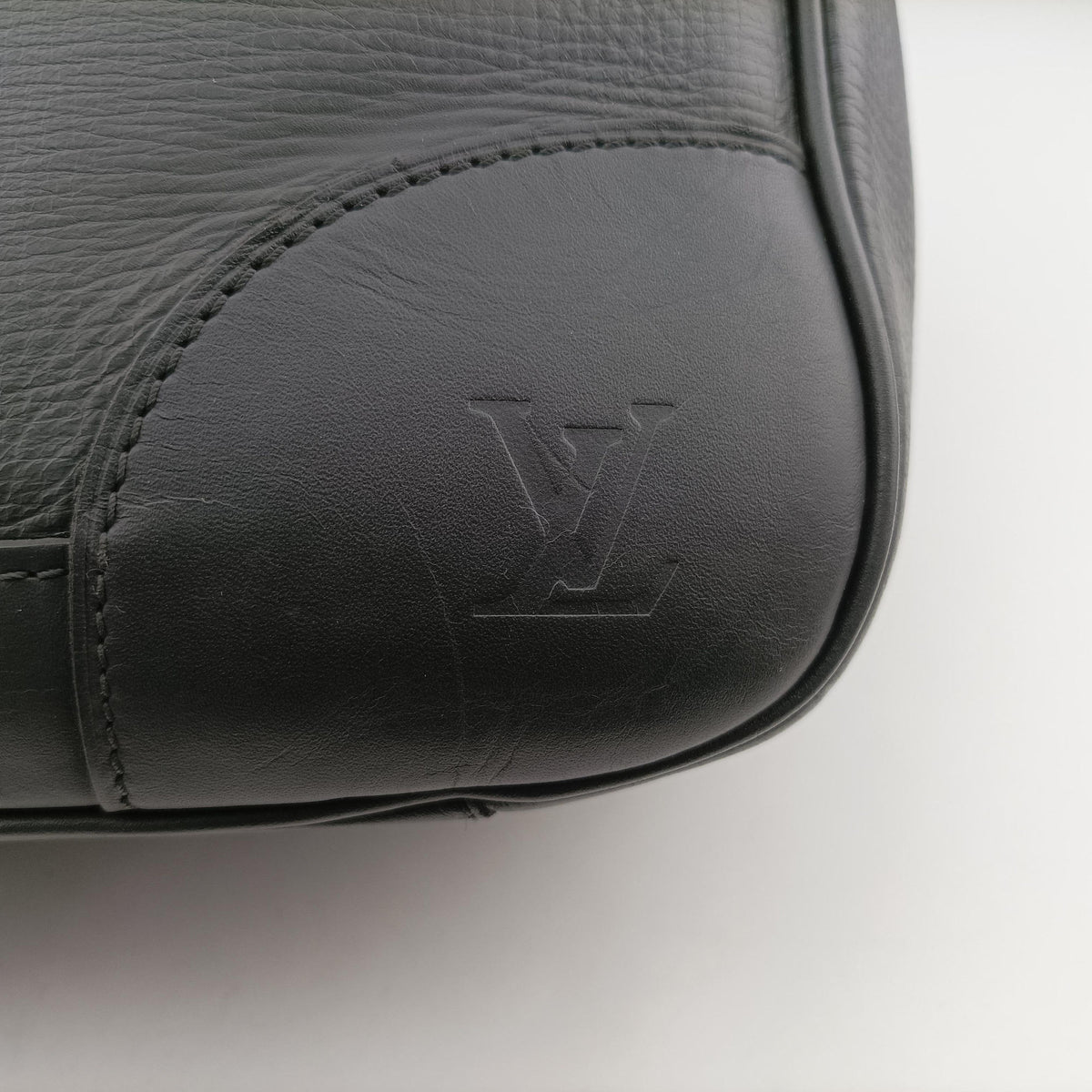 Pre-owned Louis Vuitton Acoma Grey Leather M97019 shoulderbag | stylenewstar
