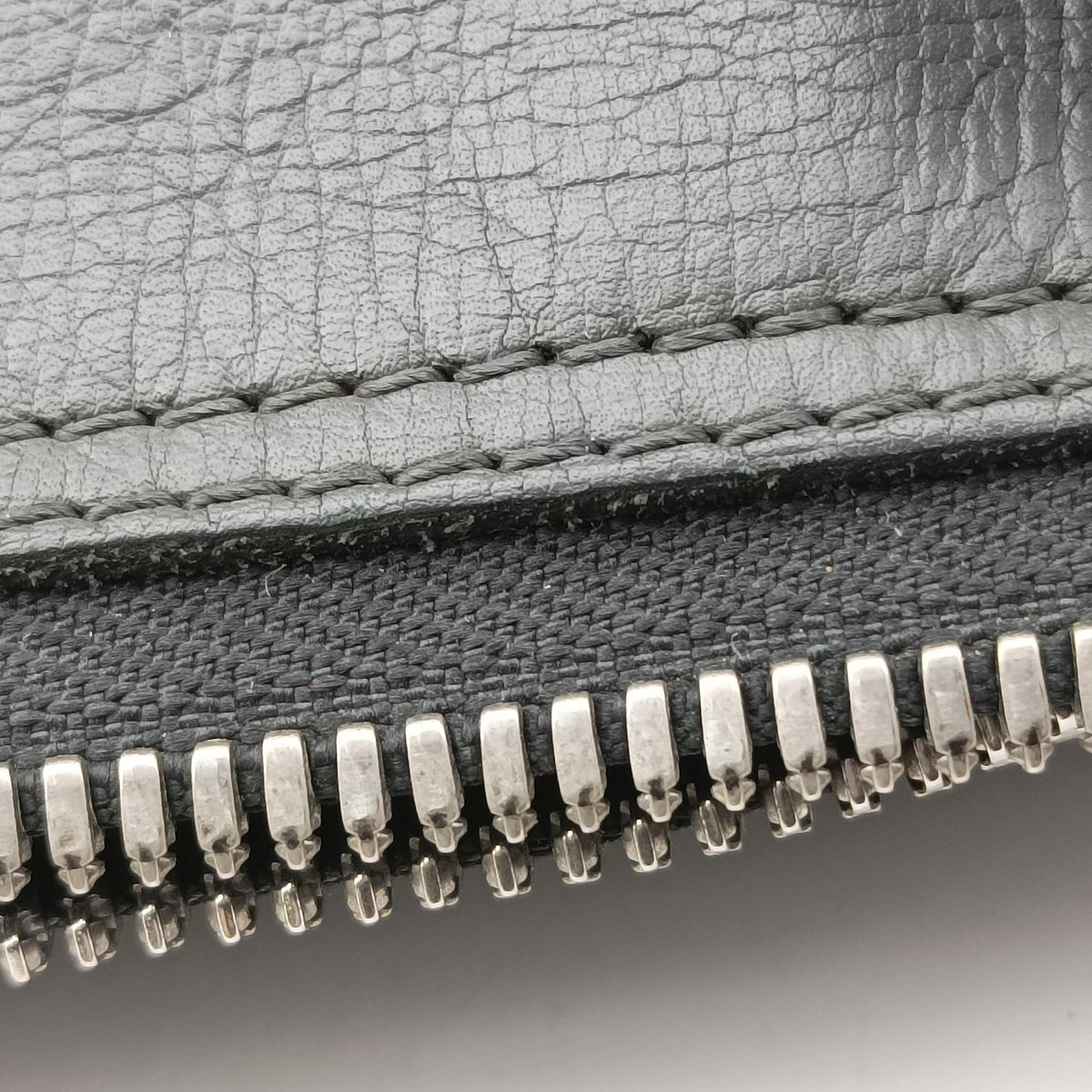 Pre-owned Louis Vuitton Acoma Grey Leather M97019 shoulderbag | stylenewstar