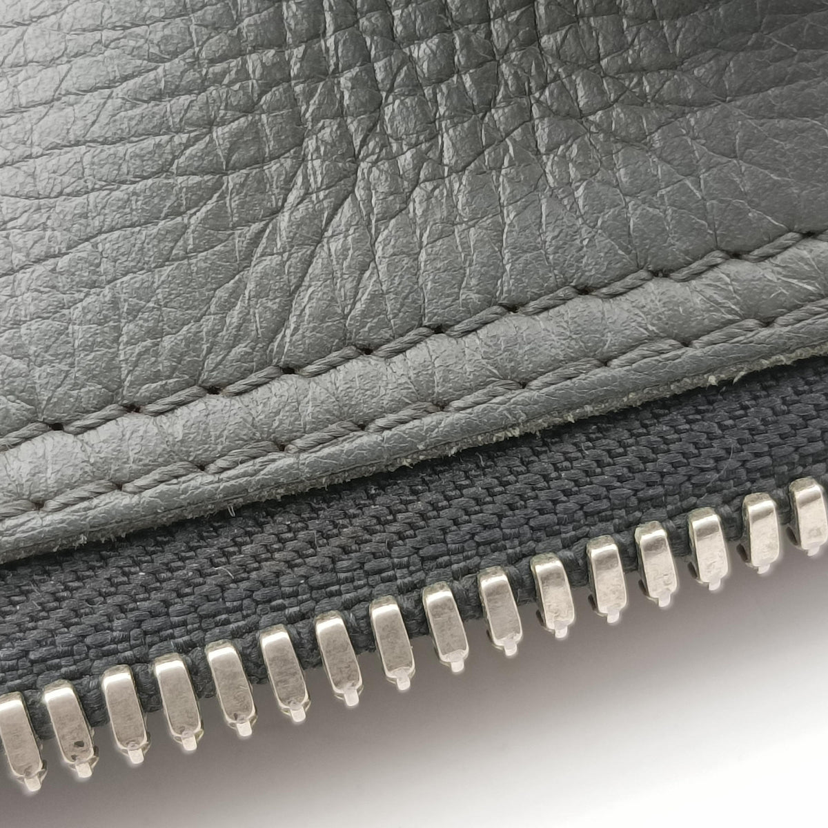 Pre-owned Louis Vuitton Acoma Grey Leather M97019 shoulderbag | stylenewstar