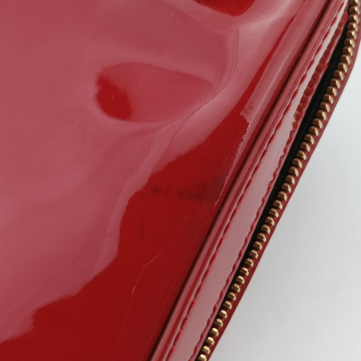 Pre-owned Yves Saint Laurent VICKY Red Patent Leather 557574 bum bag/waist bag | stylenewstar