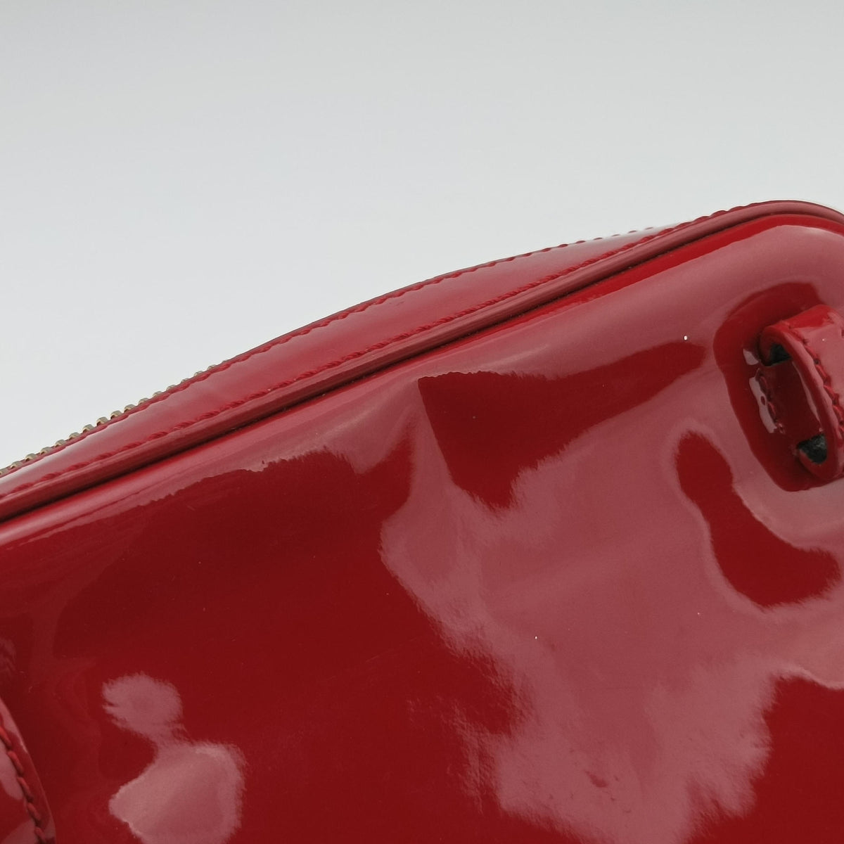 Pre-owned Yves Saint Laurent VICKY Red Patent Leather 557574 bum bag/waist bag | stylenewstar
