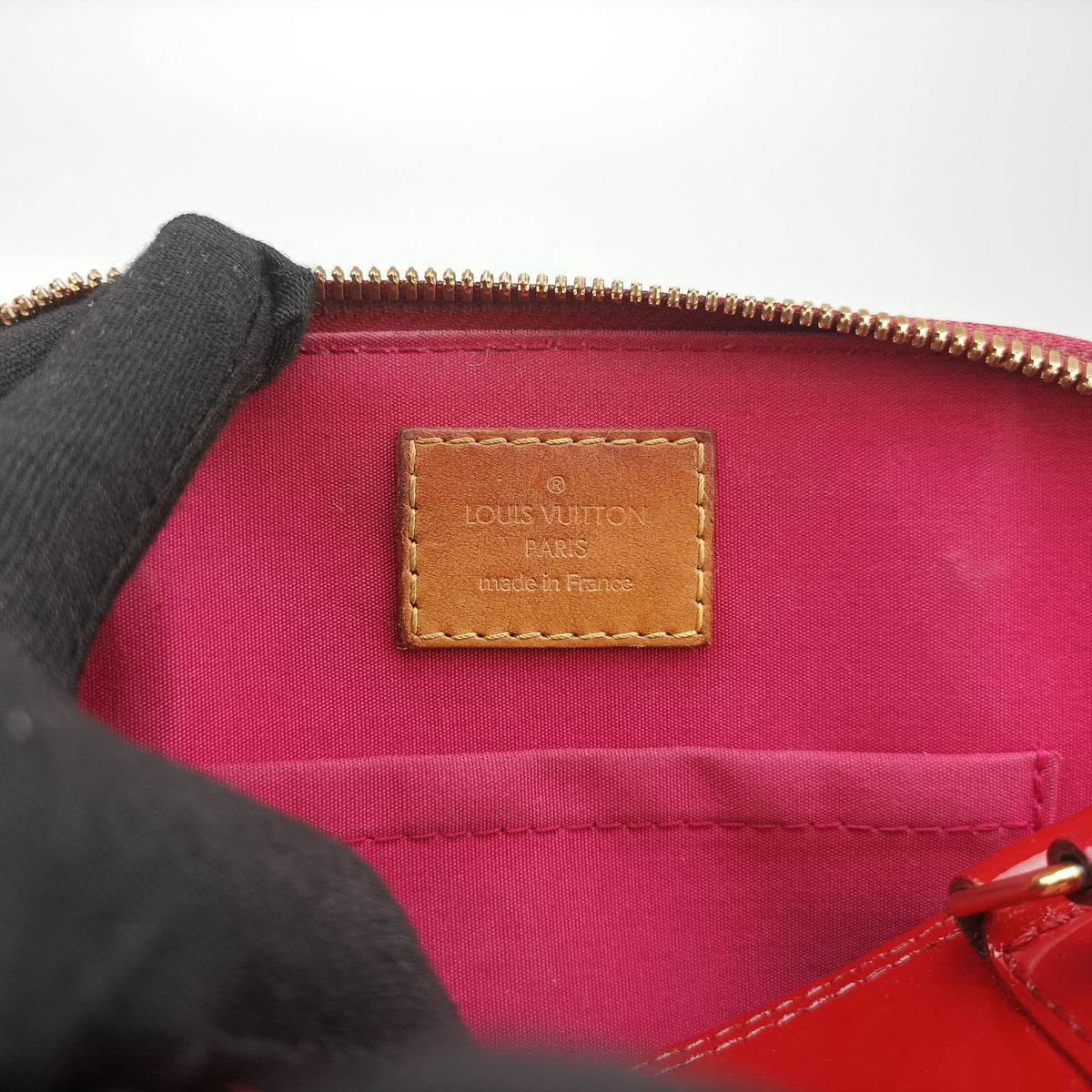 Vintage Louis Vuitton Alma BB pomme d'amour Vernis M90174 handbag | stylenewstar