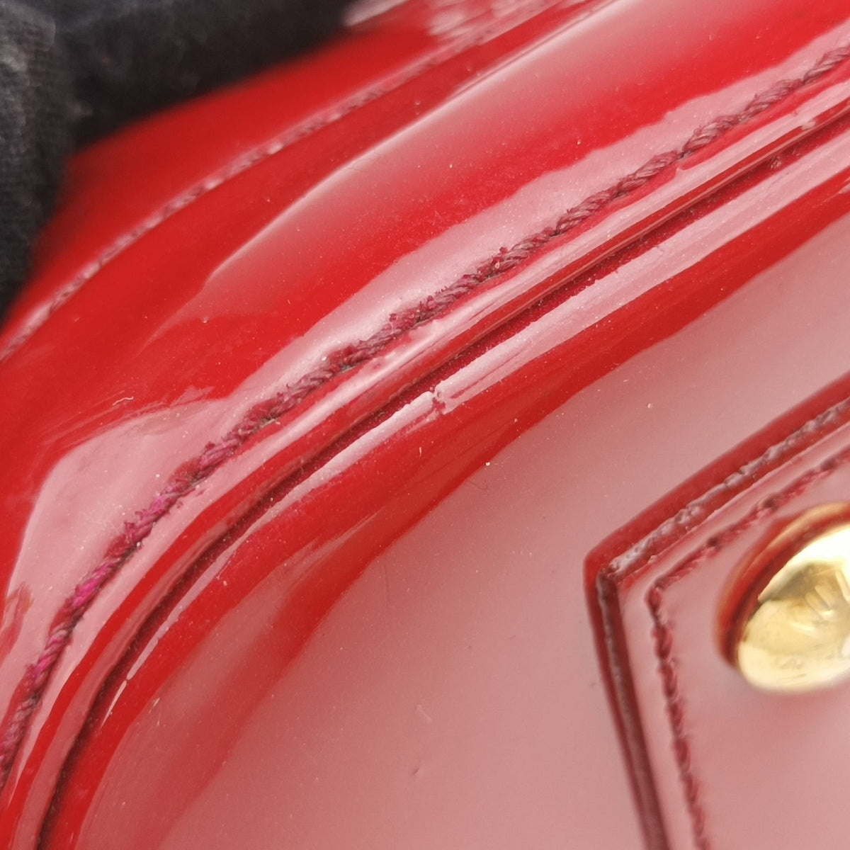 Vintage Louis Vuitton Alma BB pomme d'amour Vernis M90174 handbag | stylenewstar