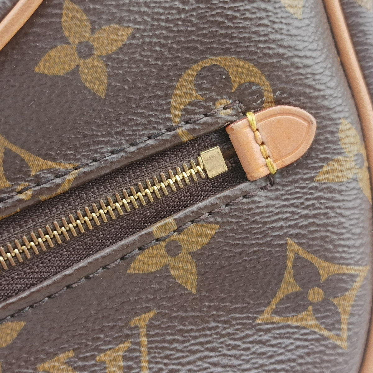 Secondhand Louis Vuitton LOOP Brown×Beige Monogram Canvas M81098 shoulderbag | stylenewstar