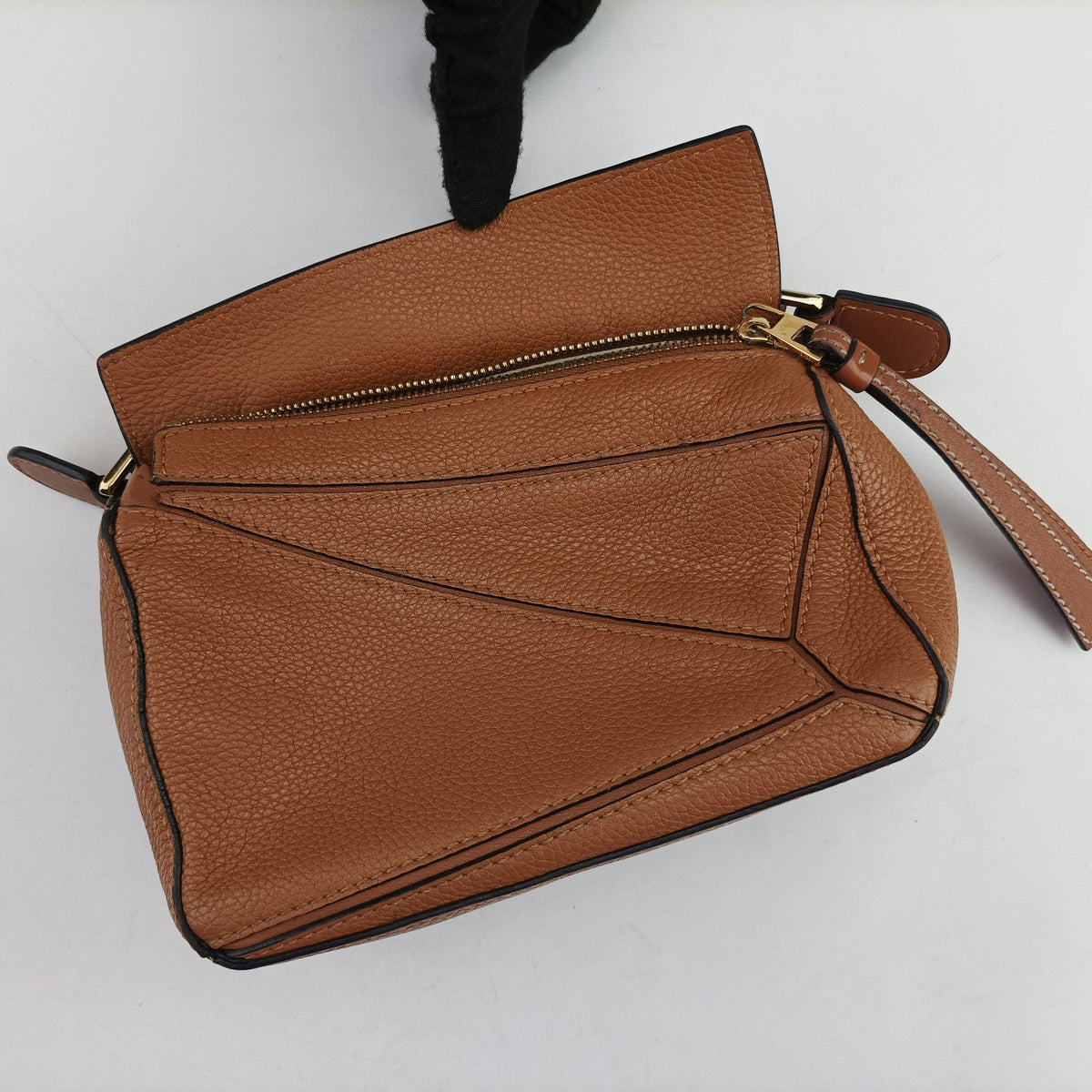 Pre-owned Loewe Puzzle Brown Leather  shoulderbag | stylenewstar