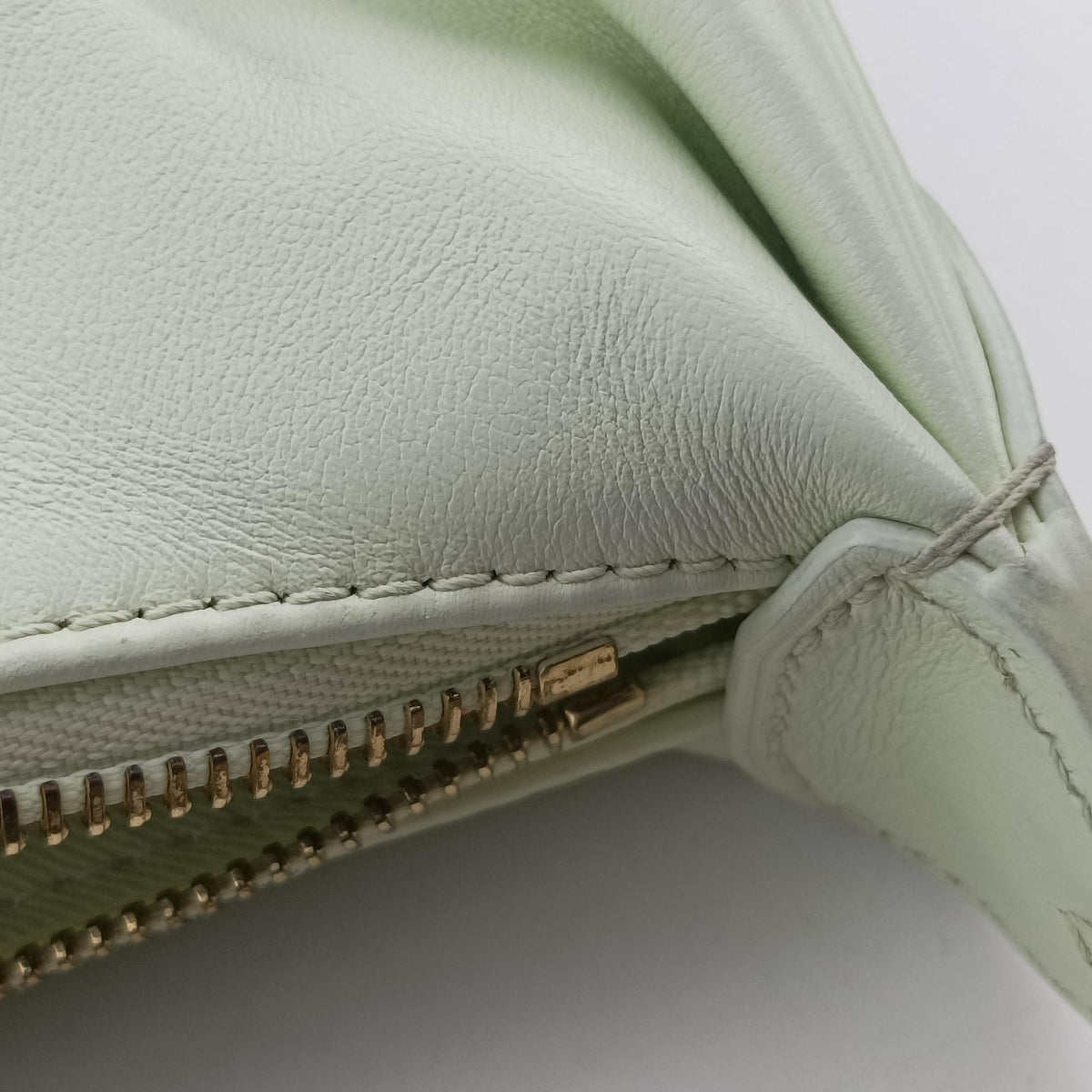 Secondhand Louis Vuitton Bubblegram Over the Moon VERT D’EAU Leather M20857 shoulderbag | stylenewstar