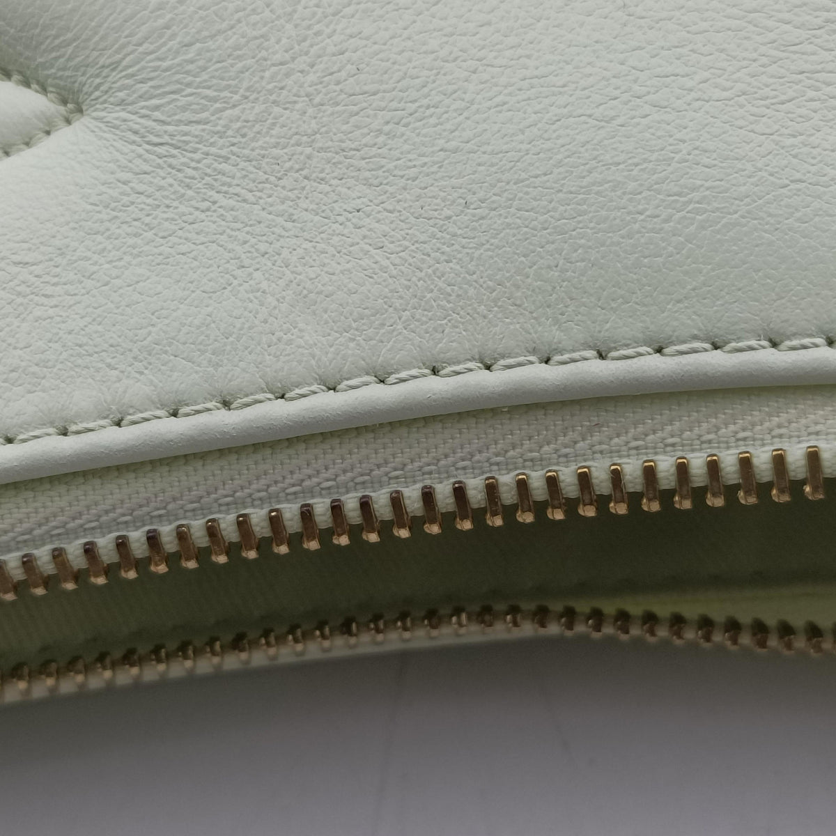 Secondhand Louis Vuitton Bubblegram Over the Moon VERT D’EAU Leather M20857 shoulderbag | stylenewstar