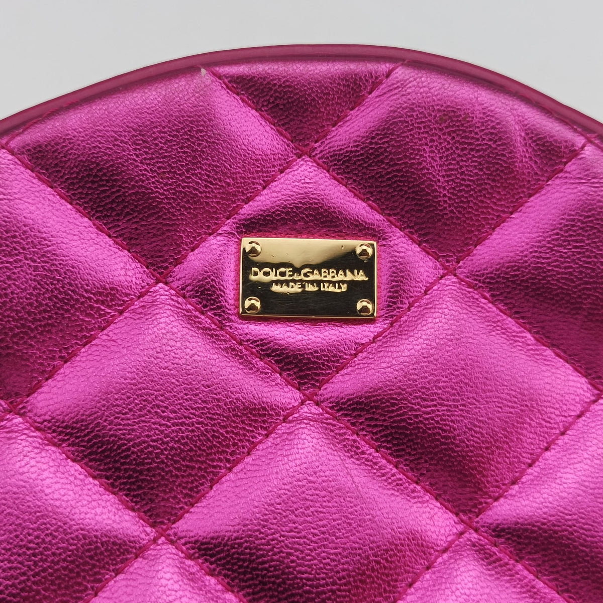 Pre-owned Dolce & Gabbana Round Quilted Pink Leather AP1449 shoulderbag | stylenewstar