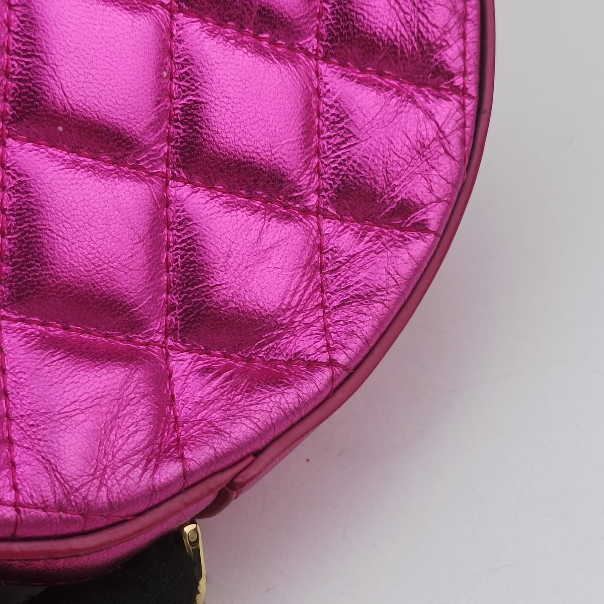 Pre-owned Dolce & Gabbana Round Quilted Pink Leather AP1449 shoulderbag | stylenewstar