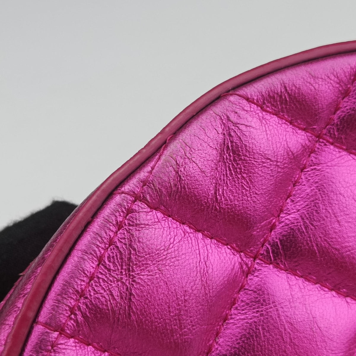 Pre-owned Dolce & Gabbana Round Quilted Pink Leather AP1449 shoulderbag | stylenewstar