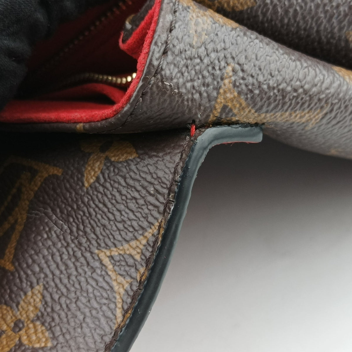 Secondhand Louis Vuitton SAINT PLACIDE brown×CERISE Monogram Canvas×calf leather M43713 shoulderbag | stylenewstar