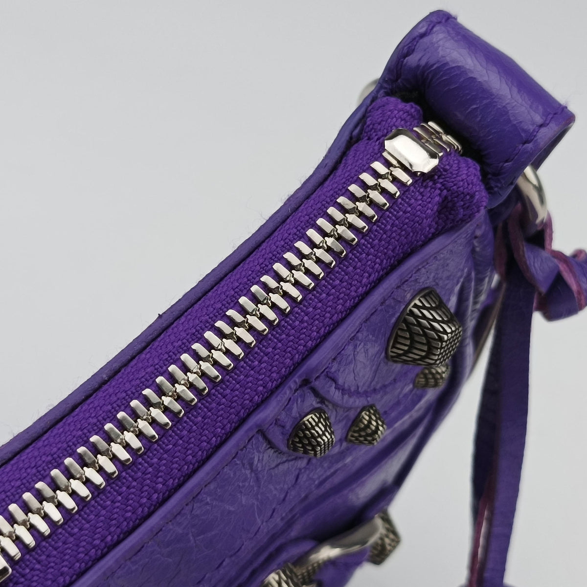 Pre-owned Balenciaga Le Cagole Purple lambskin  shoulderbag | stylenewstar