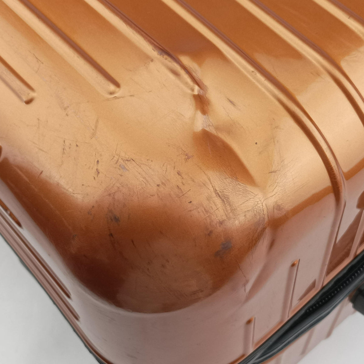 Pre-owned RIMOWA TOPAS Orange aluminum  suitcase | stylenewstar