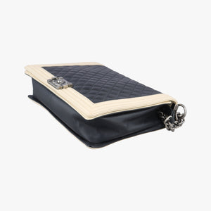 Vintage Chanel BOY CHANEL Black×beige lambskin A67087 shoulderbag | stylenewstar